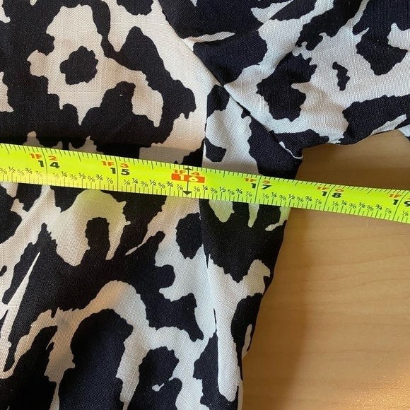 Maaji Spot Butterfly Grace Medium  crop short top coverup black white New w Tags - Picture 6 of 7